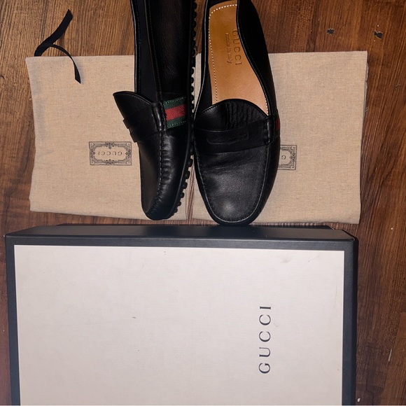 gucci loafers ,size 9.5 , with the gucci box , no damage , best offer main image 4